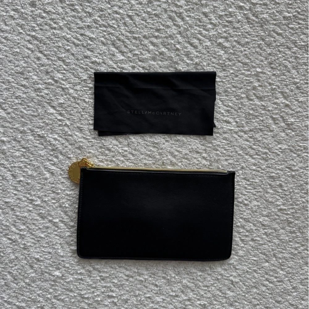 STELLA MCCARTNEY Black Clutch